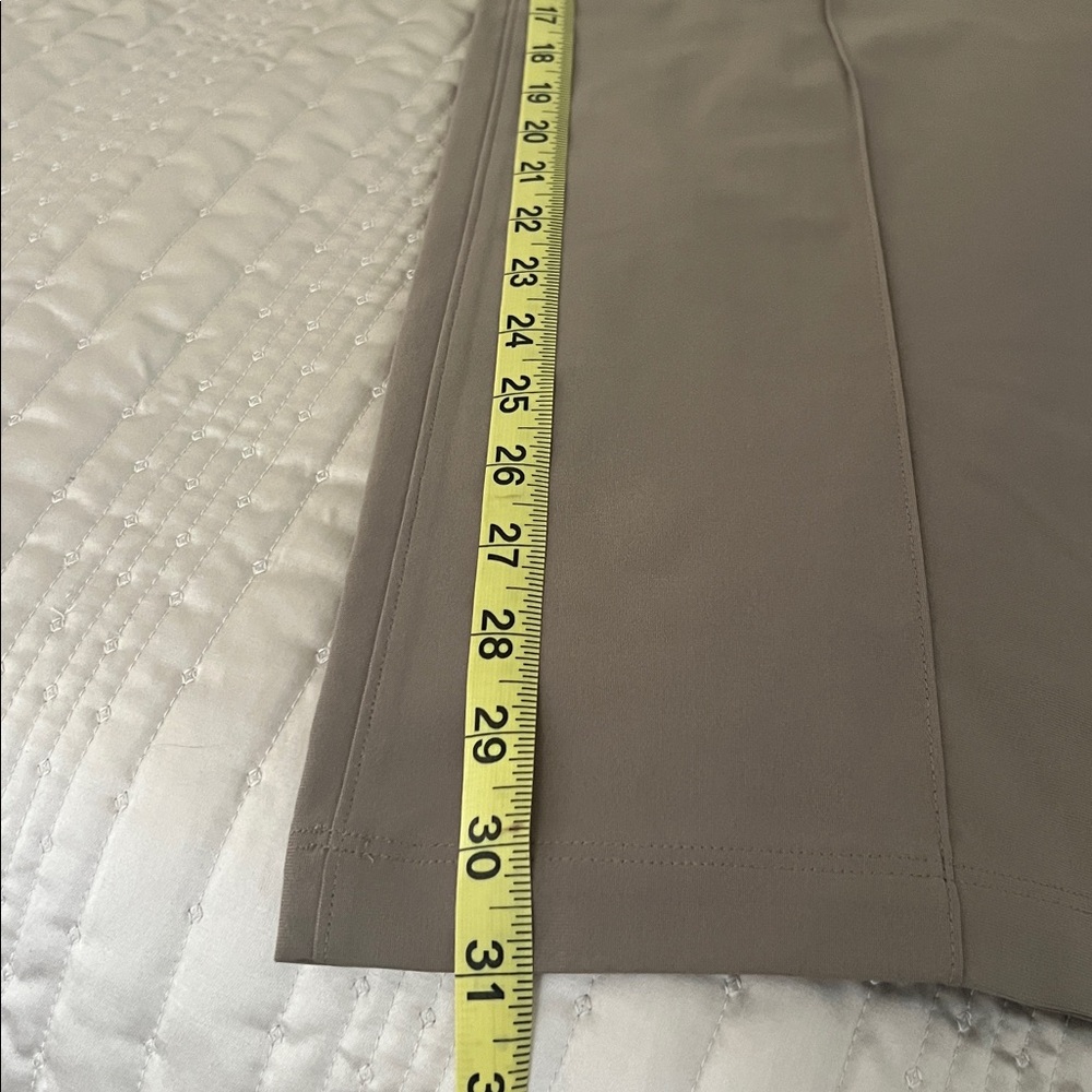 Vuori Women's Meta Wideleg pants - Picture 6 of 6
